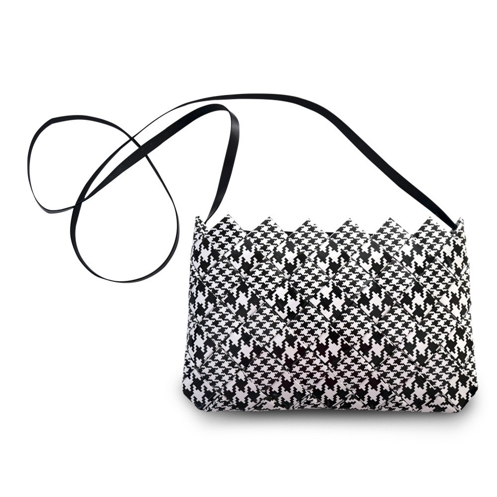 Bolso Bandolera Pata de Gallo – El clásico que siempre vuelve | Strambótica