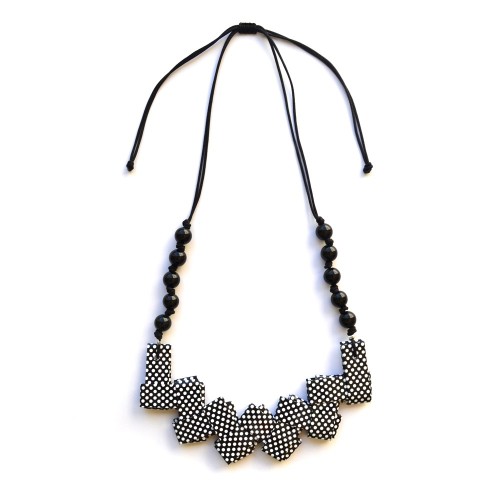 Polka Dot Choker – Sustainable Joy for Your Everyday Life | Strambótica
