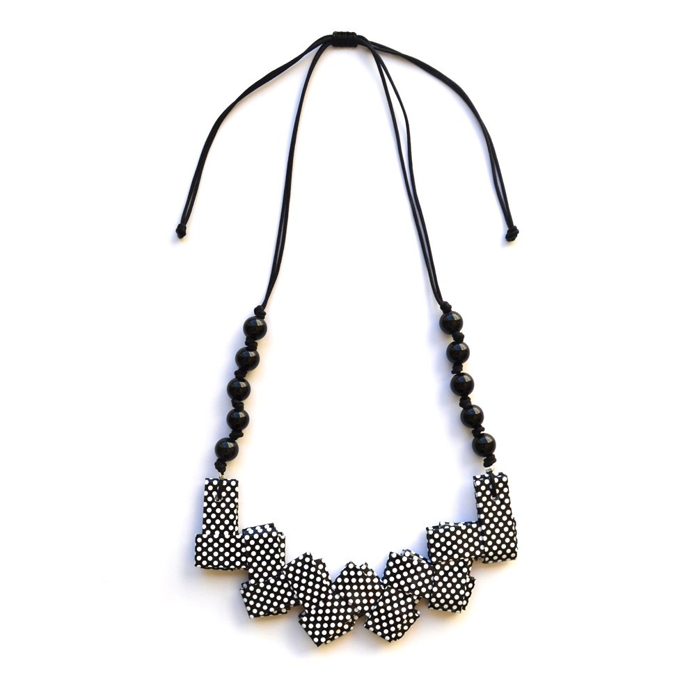 Polka Dot Choker – Sustainable Joy for Your Everyday Life | Strambótica