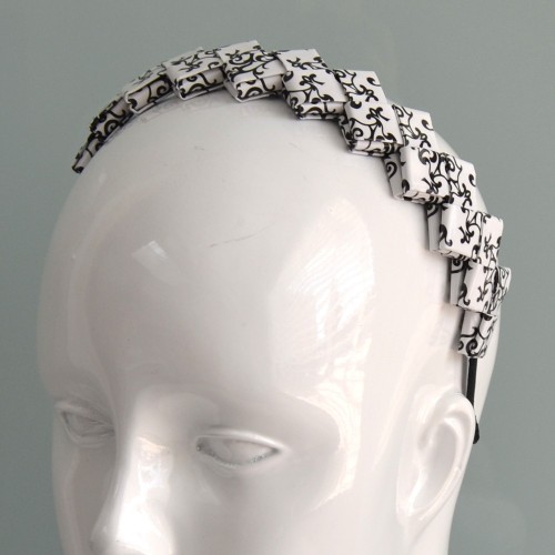 Floral-Inspired Lotus Headband Made from Recycled Paper | Strambótica