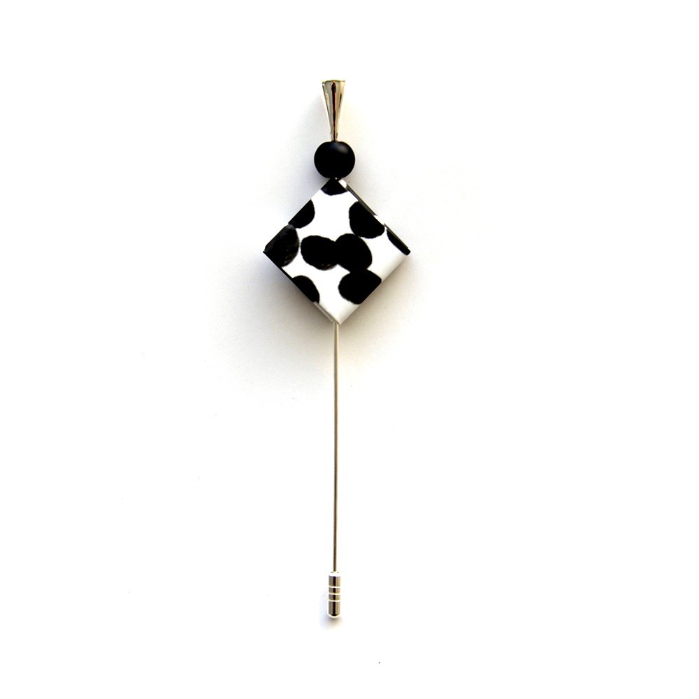 Handcrafted Cleta Brooch Made from Recycled Paper | Strambótica