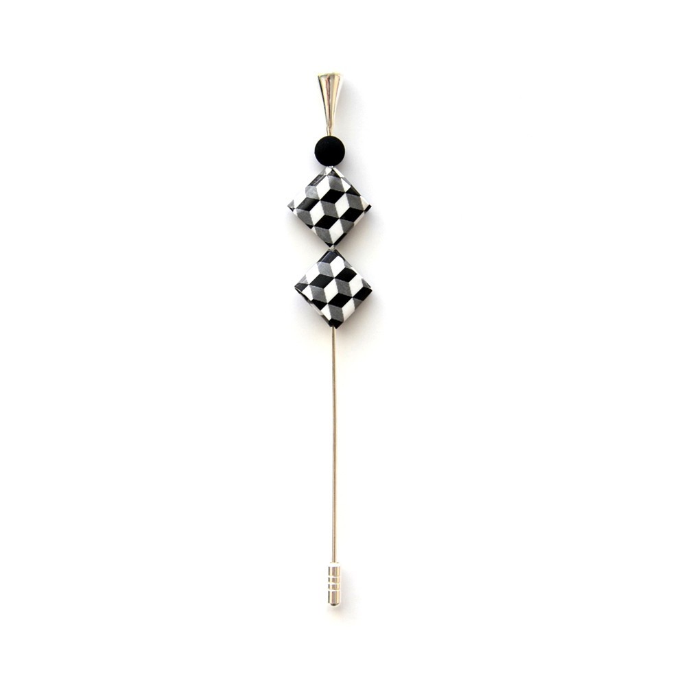 Broche Dúo Dado – Geometría artesanal para tu día a día | Strambótica
