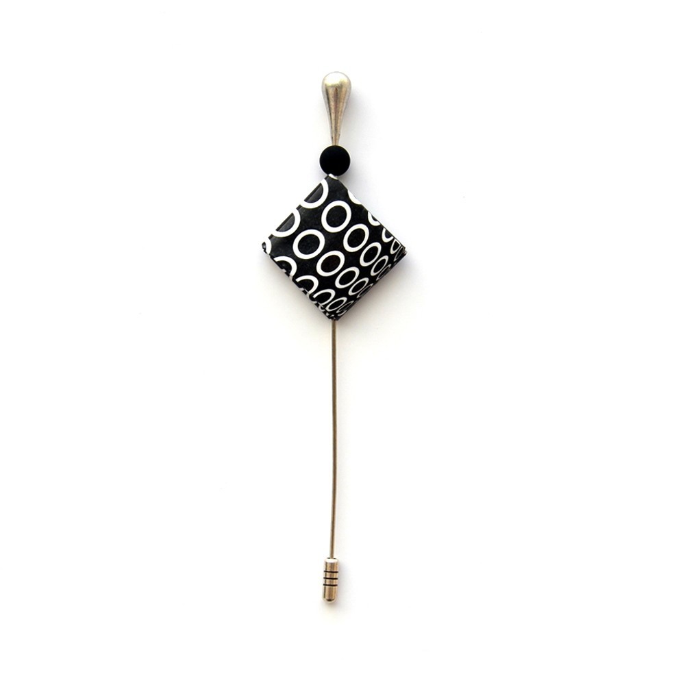 Lyva Brooch: Minimalist Designer Jewelry | Strambótica