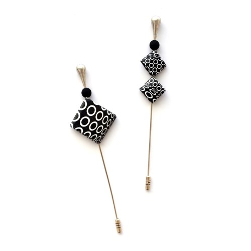 Lyva Brooch: Minimalist Designer Jewelry | Strambótica