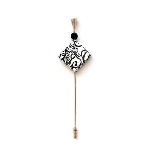 Serendipia Brooch: Designer Jewelry—A Happy Find | Strambótica