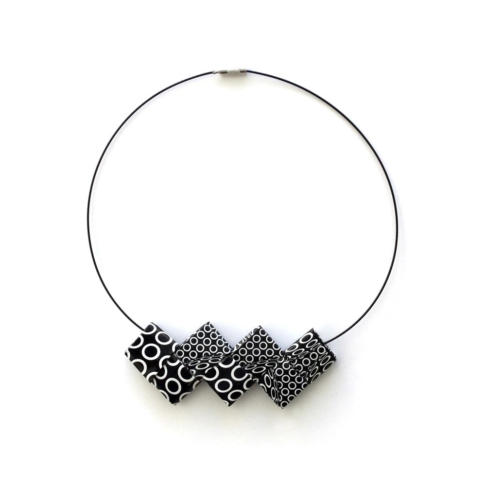 Collar De Aro Lyva – Belleza silenciosa hecha a mano | Strambótica