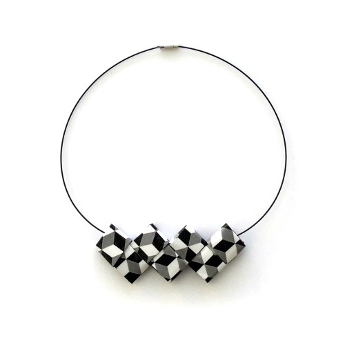 Dado Hoop Necklace – Handcrafted Geometry Turned into Jewelry | Strambótica