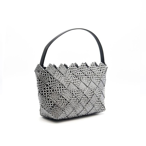 Bolso De Mano Lyva – Minimalismo sostenible hecho en España | Strambótica