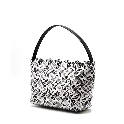 Bolso De Mano Peces – Frescura sostenible para tu look | Strambótica