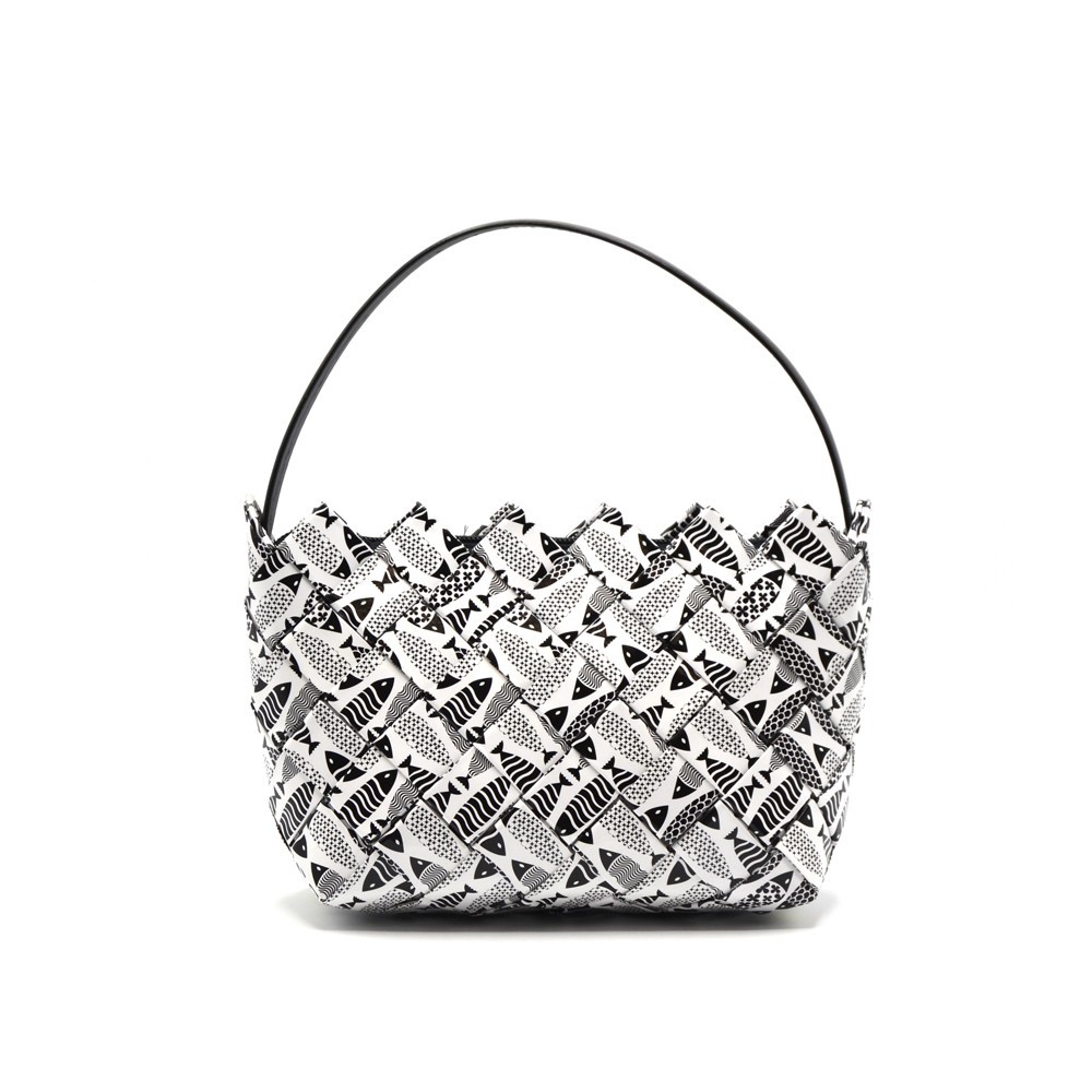 Bolso De Mano Peces – Frescura sostenible para tu look | Strambótica