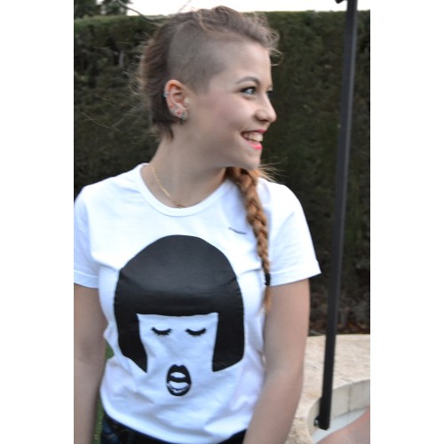 Camiseta Amber – Energía natural con tintas ecológicas | Strambótica