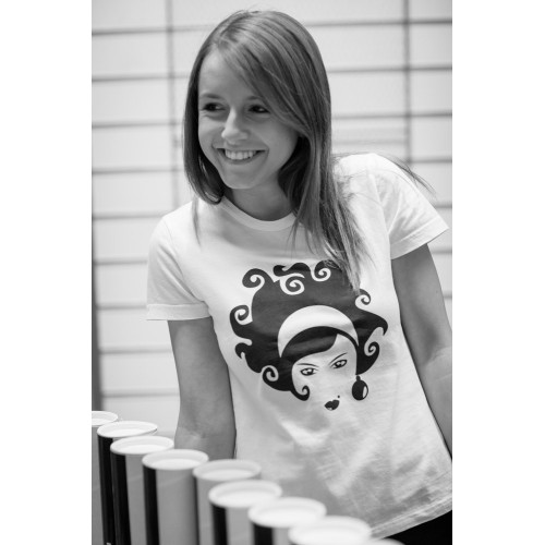Camiseta Bety – Personalidad artesana con tintas ecológicas | Strambótica