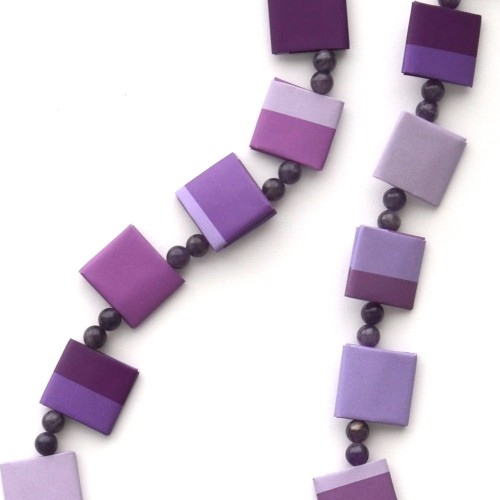 Collar Largo Lavanda – Papel reciclado y piedras naturales | Strambótica