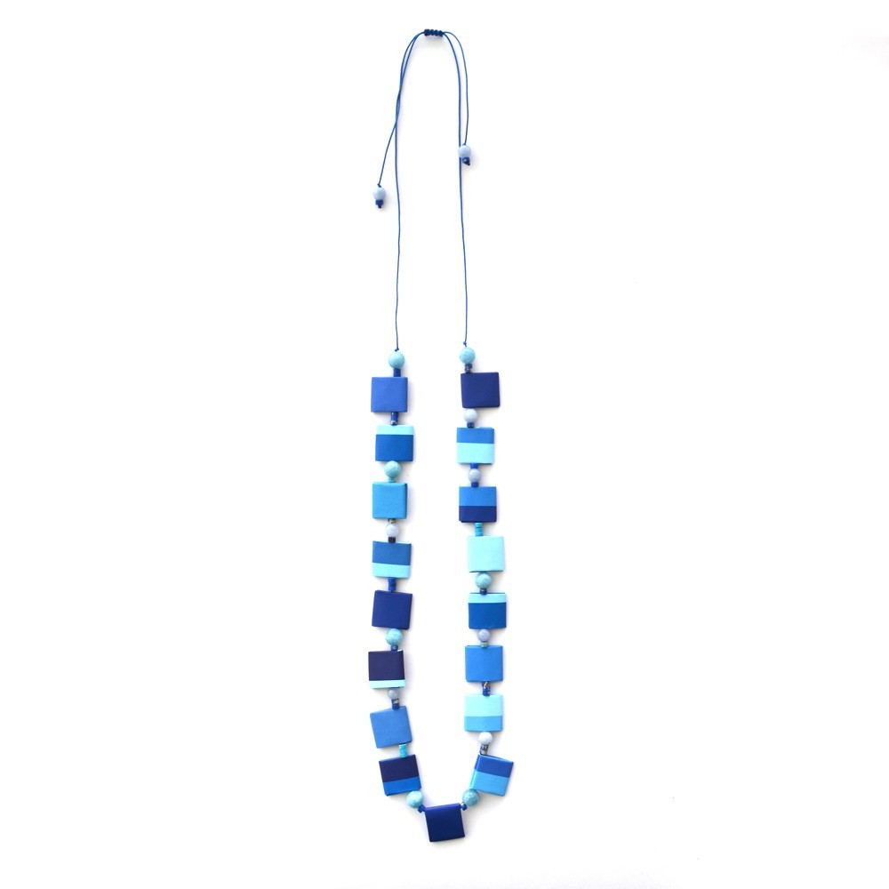 Collar Largo Mar – Azul que evoca calma y sostenibilidad | Strambótica