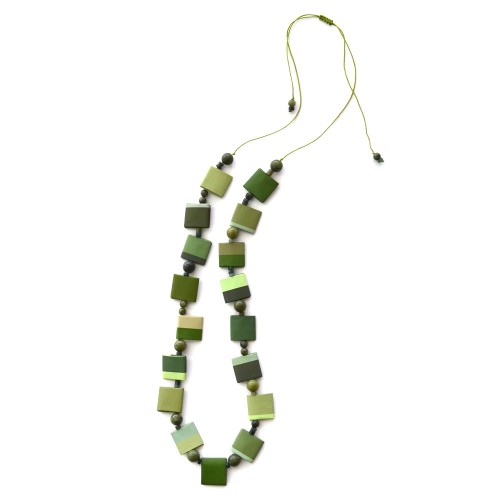 Collar Largo Musgo – Verde natural hecho joya | Strambótica