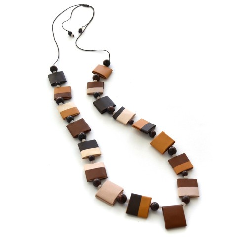 Collar Largo Tierra – Colores tierra, artesanía pura | Strambótica