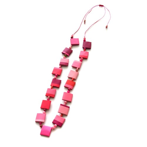 Collar Largo Rosa – Romanticismo sostenible para tu look | Strambótica