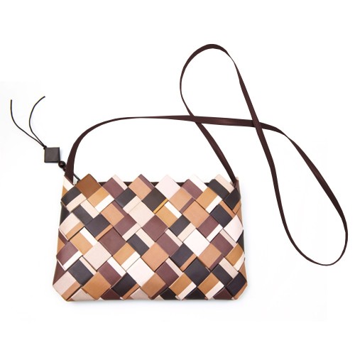 Bolso Bandolera Cacao – Calidez sostenible para tu día | Strambótica