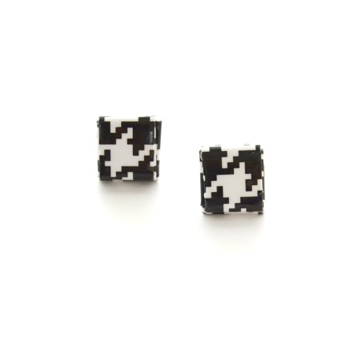 Handcrafted Houndstooth Earrings Made from Recycled Paper | Strambótica