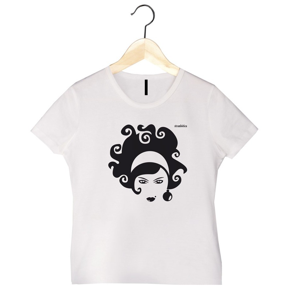 Camiseta Bety – Personalidad artesana con tintas ecológicas | Strambótica