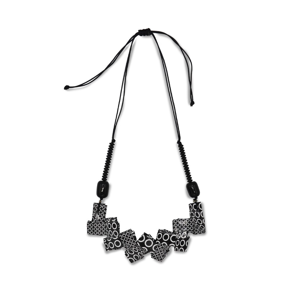 Lyva Necklace – Handcrafted, Serene Beauty | Strambótica