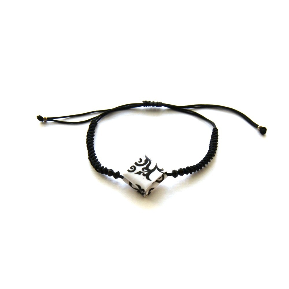 Handcrafted Lotus Bracelet Made from Recycled Paper | Strambótica
